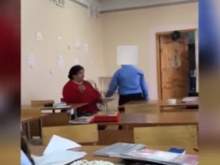 Учительница с 37-летним стажем отхлестала школьника ремнем