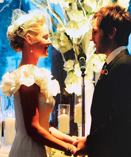 Кэтрин Хейгл и Джош Келли отметили годовщину свадьбы фотосессией в стиле "было-стало"