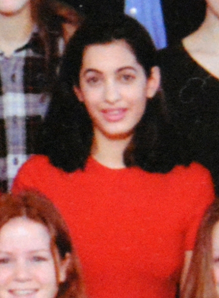 Время не властно: 17-летняя Амаль Клуни на школьном фото