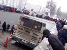 Водитель автобуса рассказал, почему въехал в толпу на Славянском бульваре
