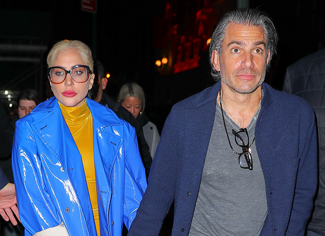 Без лишней суеты: Леди Гага на свидании с женихом Кристианом Карино в Нью-Йорке