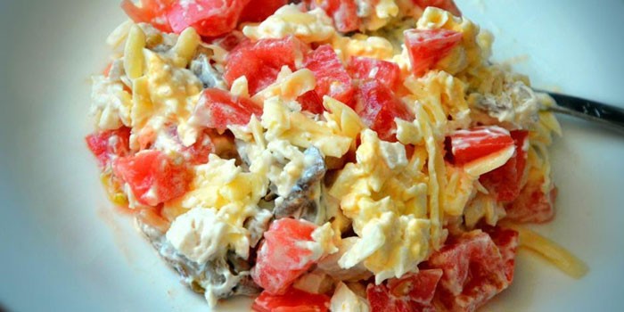 Салат из курицы с сыром и яйцом: вкусные и простые рецепты