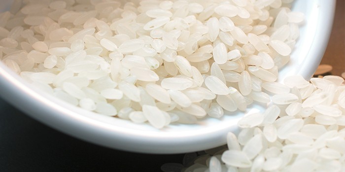 Салат из риса и крабовых палочек - пошаговые рецепты приготовления с кукурузой, огурцом, грибами или сыром