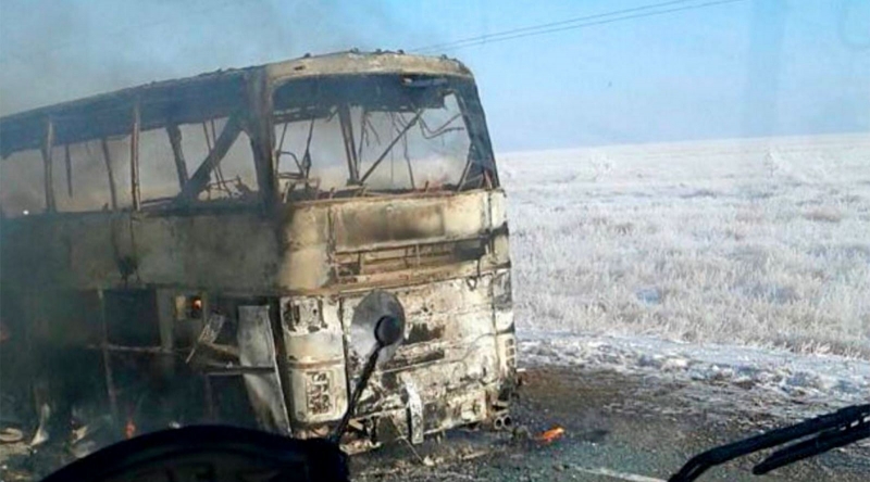 В Казахстане сгорел автобус с людьми: погибли 52 человека
