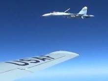 Видео перехвата самолёта-разведчика США российским Су-27 появилось в Сети