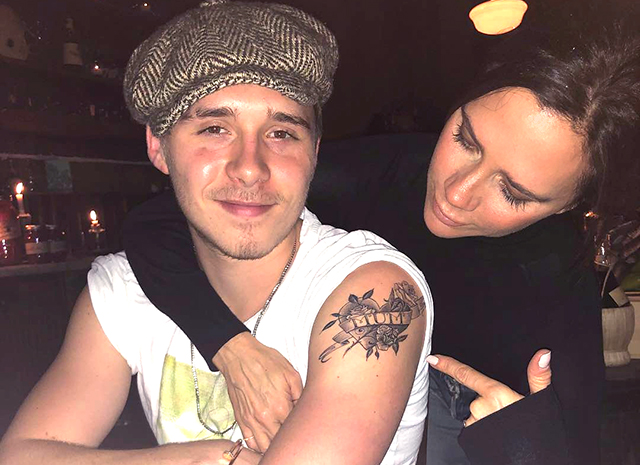 Мама довольна: Виктория Бекхэм оценила новую татуировку Бруклина, посвященную ей