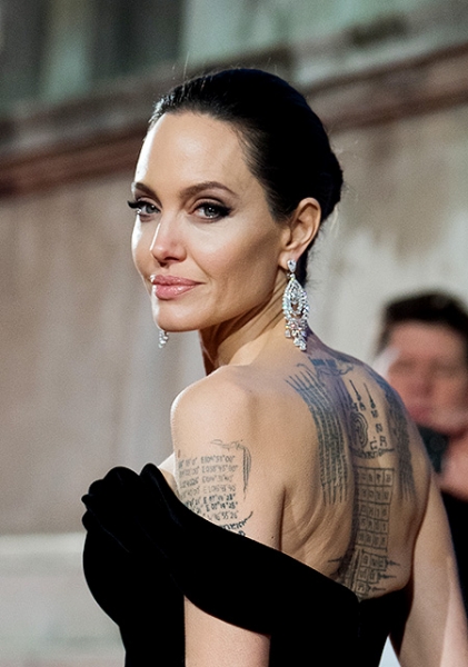 Люди в черном: Анджелина Джоли, Дженнифер Лоуренс, Марго Робби и другие звезды на церемонии BAFTA