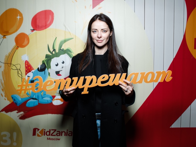 Елизавета Боярская, Марина Александрова и другие отметили день рождения детского парка KidZаnia