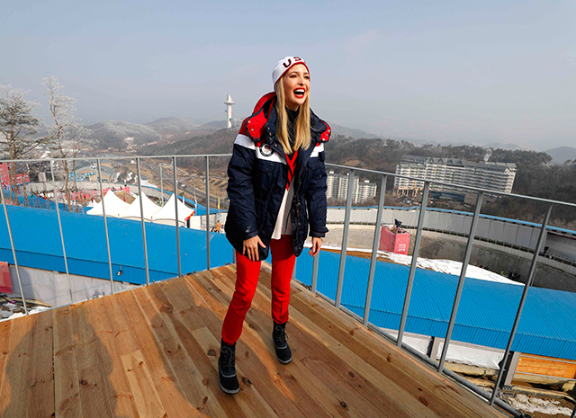 Иванка Трамп на церемонии закрытия Олимпиады в Пхенчхане
