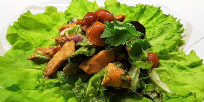 Салат из куриной грудки и грибов: рецепты приготовления
