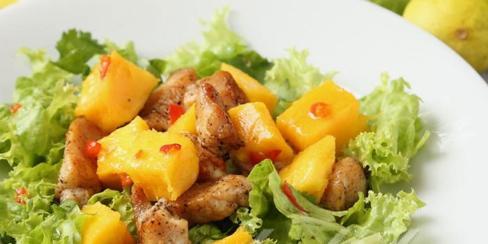 Салат с манго - пошаговые рецепты приготовления с курицей, помидорами, фруктами в домашних условиях с фото