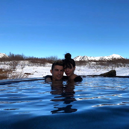 Криштиану Роналду и Джорджина Родригес проводят романтические каникулы в горах