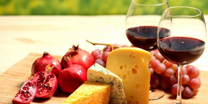 С чем пьют красное вино - общие правила употребления