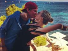 Бывшая девушка Avicii после смерти диджея выложила в Instagram личные фото с ним