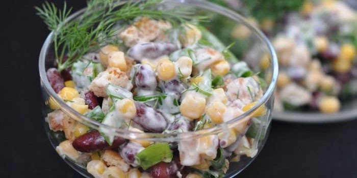 Салат с ветчиной и кукурузой: рецепты