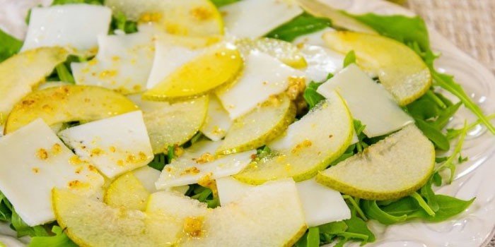 Салат с грушей - пошаговые рецепты приготовления с сыром, беконом, виноградом или отварным языком