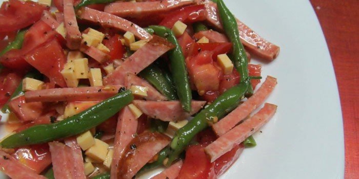 Салат с фасолью и копченой колбасой - как приготовить в домашних условиях по пошаговым рецептам с фото