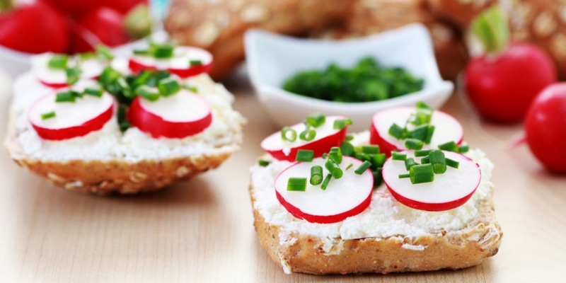 Бутерброды с творожным сыром - как вкусно приготовить в домашних условиях по пошаговым рецептам с фото