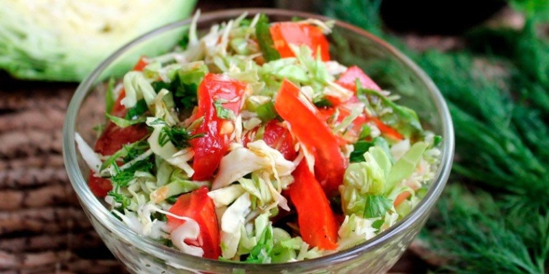 Салат с капустой и кукурузой - как приготовить полезное блюдо в домашних условиях по пошаговым рецептам с фото