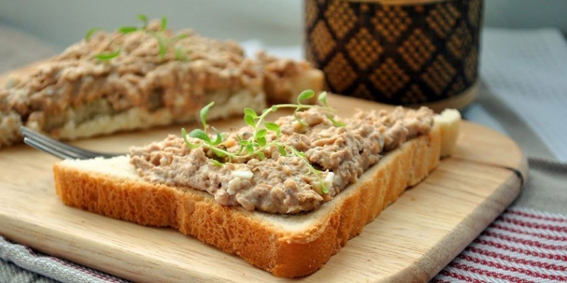 Бутерброды с печенью трески - пошаговые рецепты приготовления закуски в домашних условиях с фото