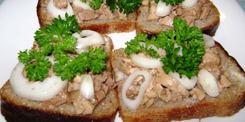 Бутерброды с печенью трески - пошаговые рецепты приготовления закуски в домашних условиях с фото