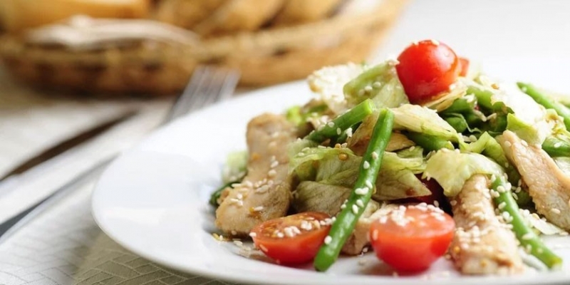 Салат с индейкой - пошаговые рецепты приготовления вкусного блюда в домашних условиях с фото