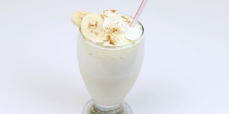 Молочный коктейль с бананом: рецепты