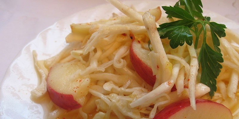 Салат с корнем сельдерея - как приготовить с яблоками, орехами, курицей, ананасом по пошаговым рецептам с фото