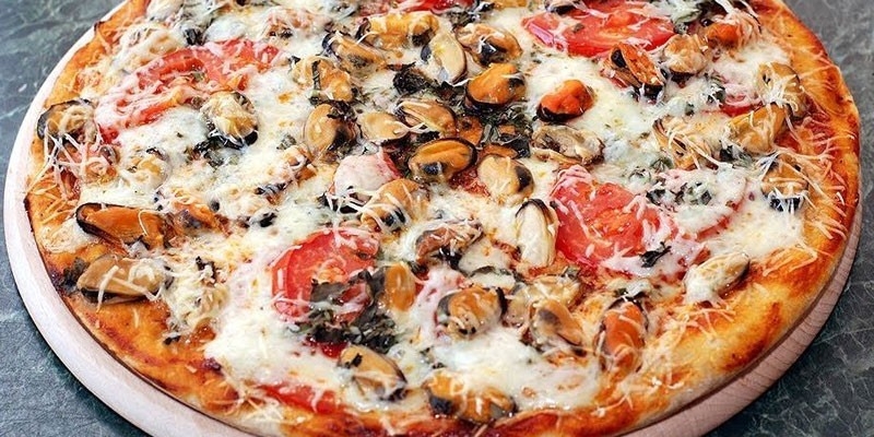 Пицца с морепродуктами - как быстро и вкусно приготовить в домашних условиях по пошаговым рецептам с фото