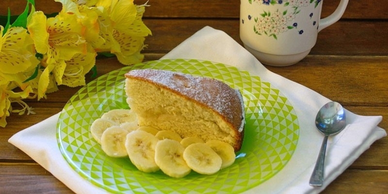 Шарлотка с бананами - пошаговые рецепты приготовления нежной выпечки в домашних условиях с фото