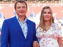 Супруга Марата Башарова через суд развелась с актером