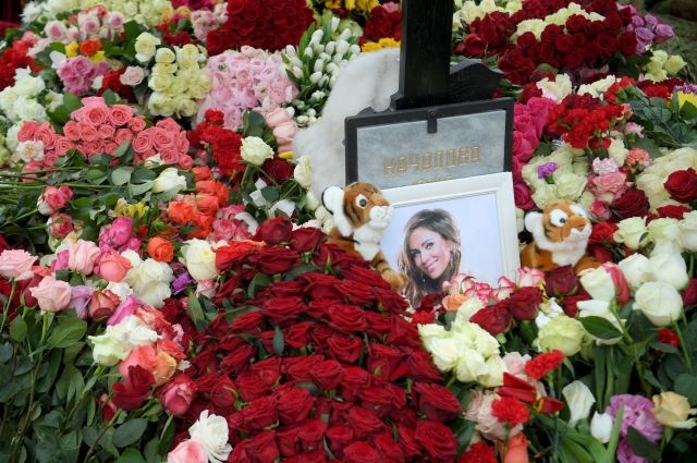 В Сети появилось фото с могилы Юлии Началовой