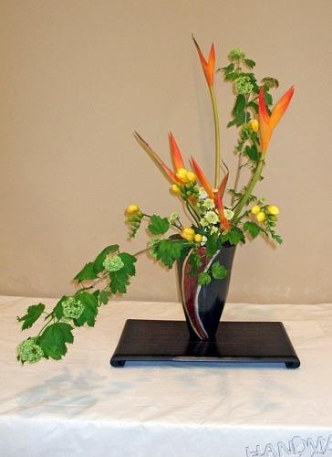 Икебана — ускользающая красота.