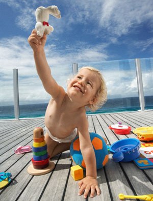 Какими игрушками можно заинтересовать малыша 2 лет?