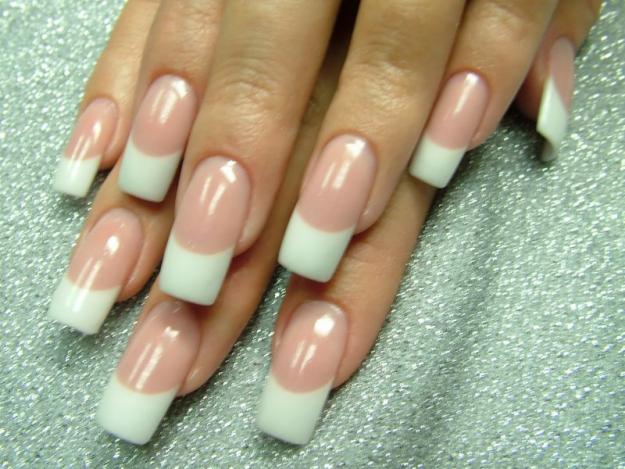 Достоинства наращивания ногтей