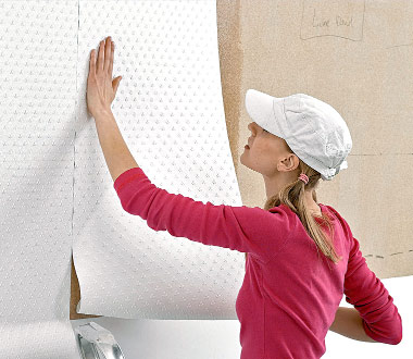 Как идеально поклеить обои? Советы девушкам