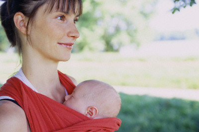 Как приучить ребенка к слингу? Маленькие секреты успешного освоения