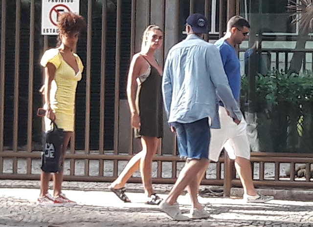 Венсан Кассель и Тина Кунаки отдыхают в Рио-де-Жанейро на фоне слухов об их расставании