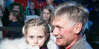 Дмитрий Песков с дочерью, Михалковы, Киркоров с детьми и другие на премьере шоу Татьяны Навки «Руслан и Людмила»