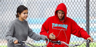 Джастин Бибер и Селена Гомес прилетели в Белвью ради свидания на «Фабрике сладостей»