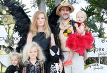 Джеймс Ван Дер Бик объявил о пятой беременности жены: «Люди думают, что мы сошли с ума»