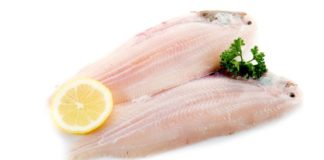 Как пожарить минтай на сковороде в кляре или с овощами — пошаговые рецепты с фото