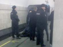 В столичном метро женщина погибла, встав слишком близко к поезду