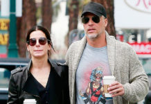 Сандра Баллок и Брайан Рэндалл спровоцировали слухи о свадьбе: фото колец