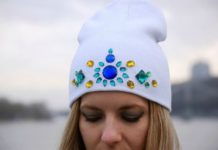 Декор для вязаной шапки своими руками