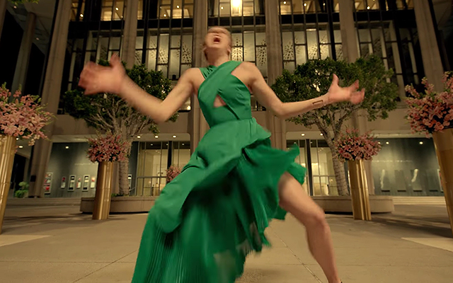 Новый клип Тейлор Свифт Delicate назвали плагиатом танцевальной рекламы Kenzo