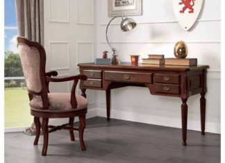 Итальянский письменный стол в интерьере дома