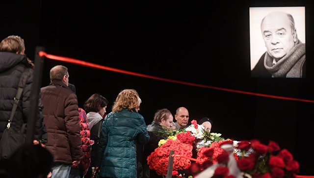 На Новодевичьем кладбище в Москве откроют памятник Леониду Броневому 