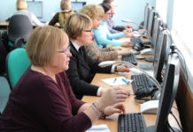 Как осуществляется дистанционная переподготовка социальных работников?