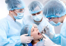 Чем занимается хирург-стоматолог?